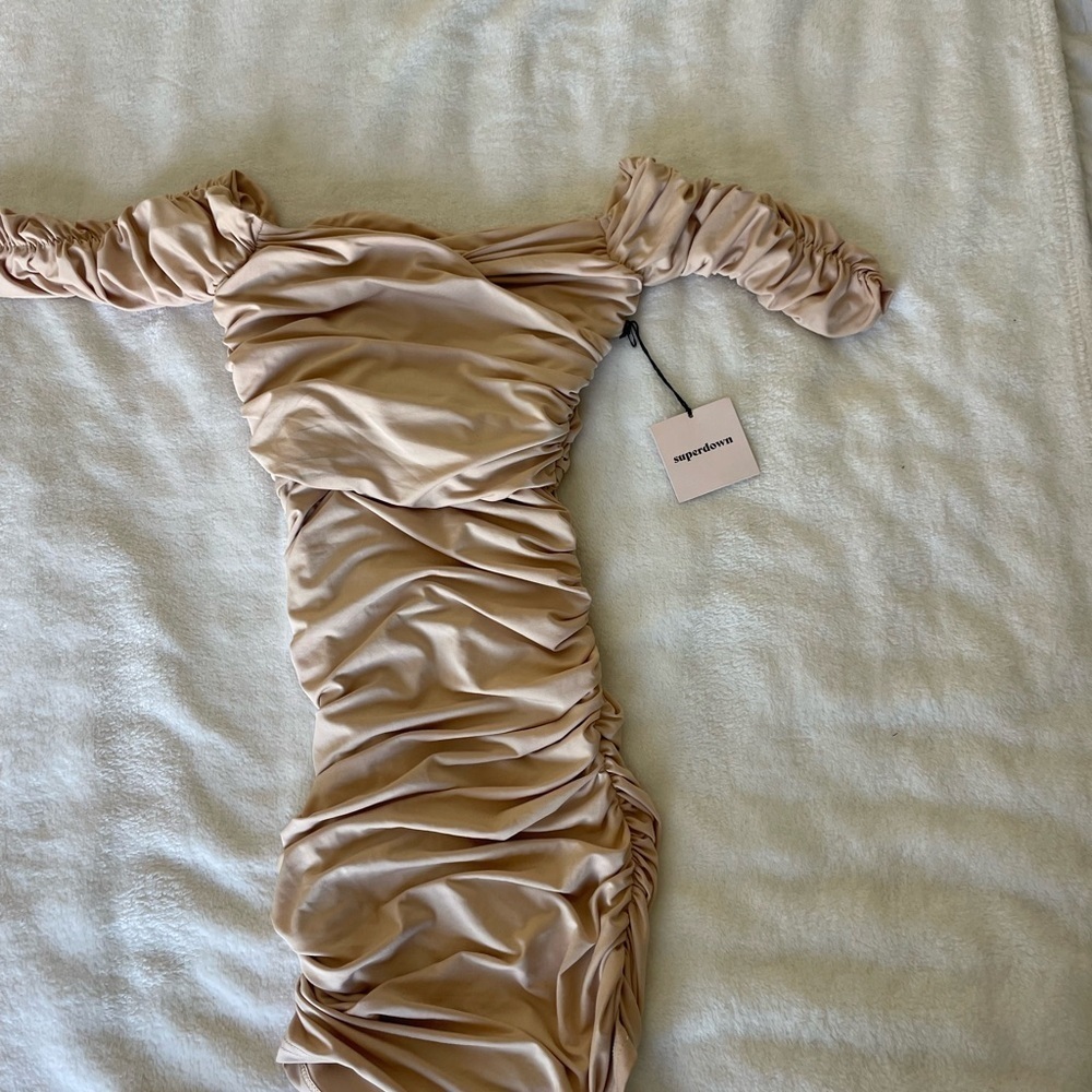 Superdown Carlyn Off-Shoulder Ruched Tan Mini Dress - Picture 5 of 10